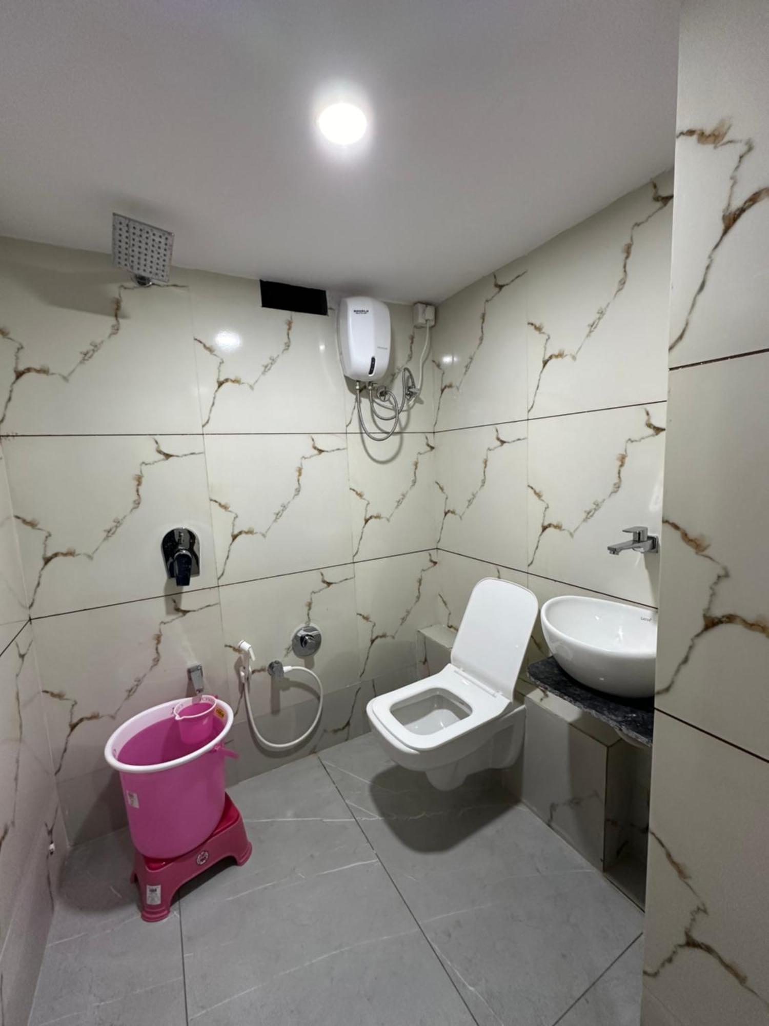Hotel Golden View Vadodara Exterior photo