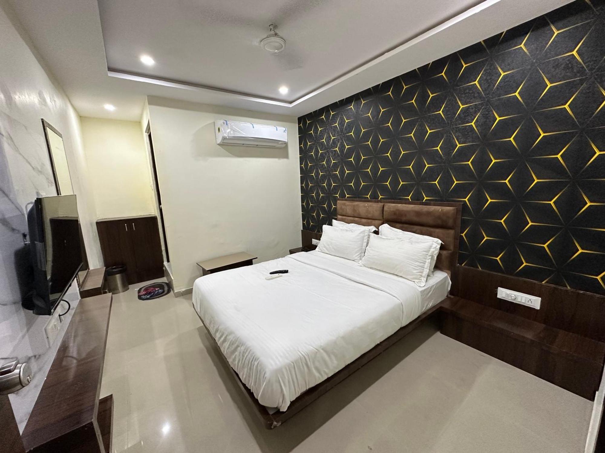 Hotel Golden View Vadodara Exterior photo